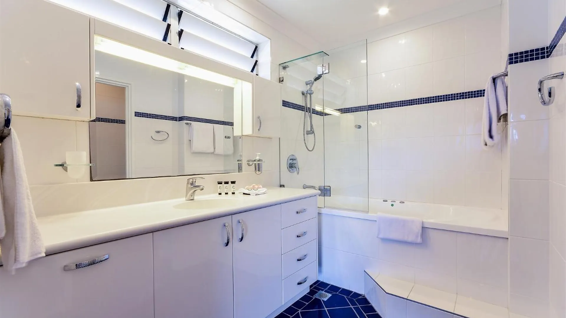 Poinciana Lodges Hamilton Island Apartament