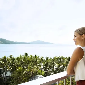 Reef View Isla Hamilton